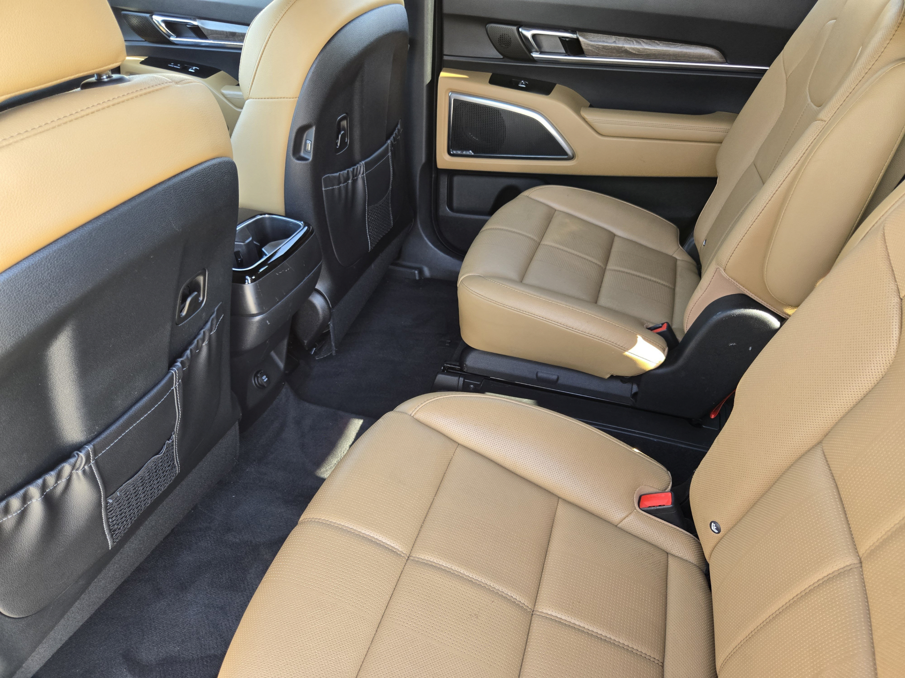 Used 2020 Kia Telluride SX w/ Towing Package FWD image 25
