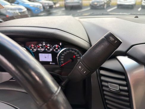 Used 2020 Chevrolet Suburban Premier image 39