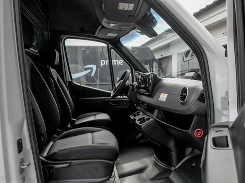 New 2026 Mercedes-Benz Sprinter 2500 image 18