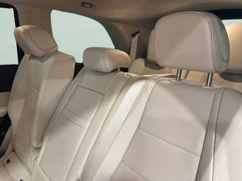Used 2022 Mercedes-Benz GLS 450 4MATIC image 23