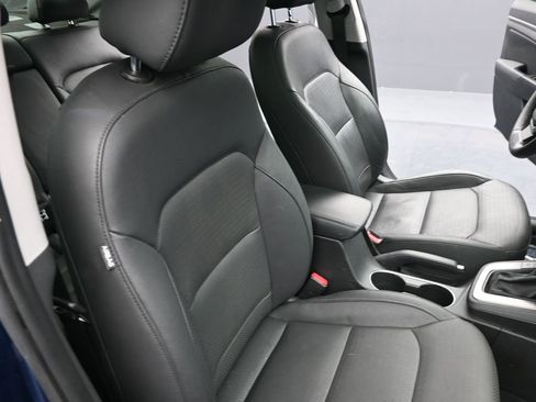 Used 2017 Hyundai Elantra Limited w/ Limited Tech Package 04 image 17