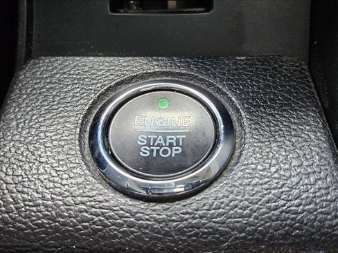 Used 2019 Ford F250 Lariat w/ Lariat Ultimate Package AWD/4WD image 12