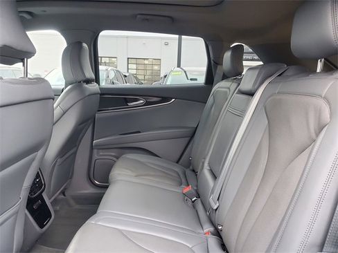 Used 2022 Lincoln Nautilus Reserve image 36