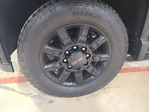 Used 2024 GMC Sierra 2500 AT4 w/ AT4 Premium Plus Package image 4