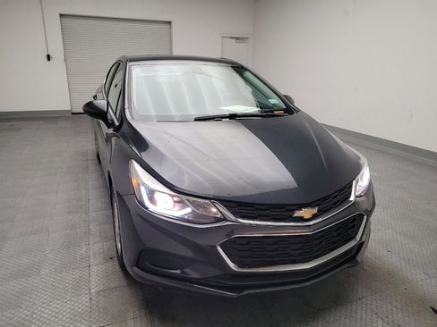 Used 2017 Chevrolet Cruze LT FWD image 14