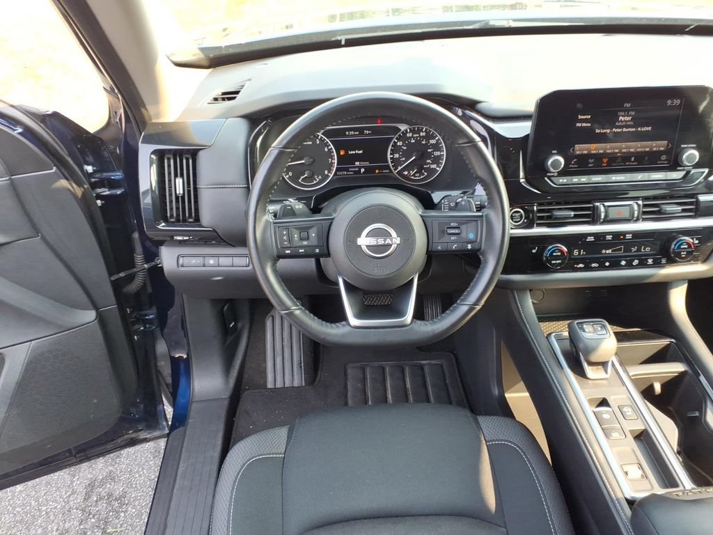 Used 2024 Nissan Pathfinder SV FWD image 15