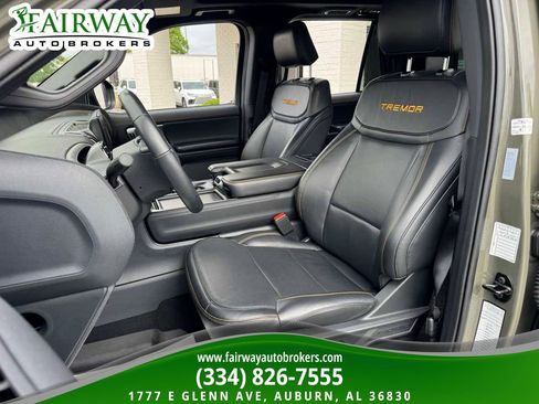 Used 2025 Ford Expedition Tremor image 10