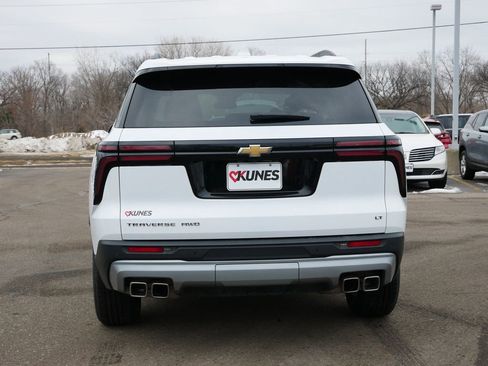 Used 2024 Chevrolet Traverse LT AWD/4WD image 9