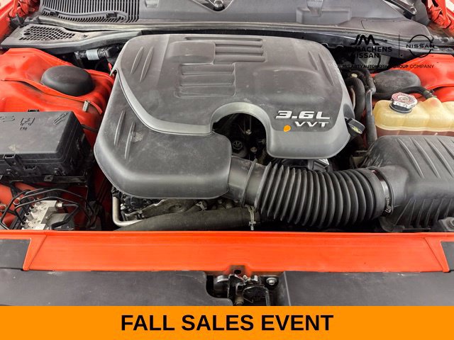 Used 2016 Dodge Challenger SXT w/ Blacktop Package RWD image 33