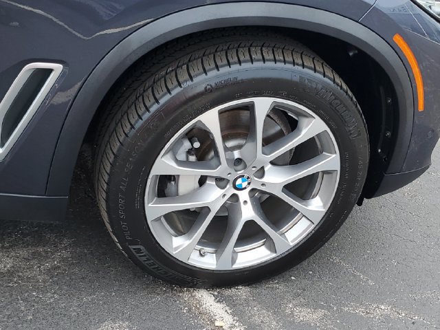 Used 2019 BMW X5 xDrive40i w/ Premium Package 2 AWD/4WD image 6