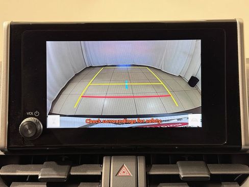 Certified 2025 Toyota RAV4 LE AWD/4WD image 27