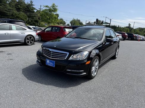 Used 2013 Mercedes-Benz C 300 4MATIC Sedan image 2