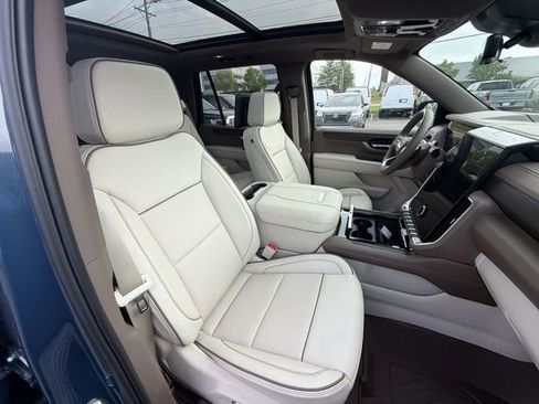 New 2026 GMC Yukon Denali w/ Denali Reserve Package AWD/4WD image 24