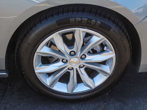 Used 2024 Chevrolet Malibu LT FWD image 12