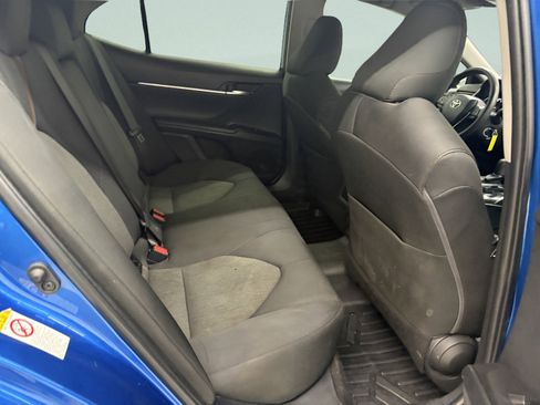 Used 2019 Toyota Camry LE FWD image 19