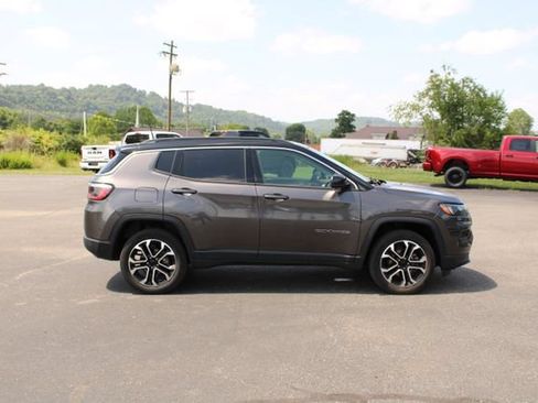 Used 2022 Jeep Compass Limited AWD/4WD image 5