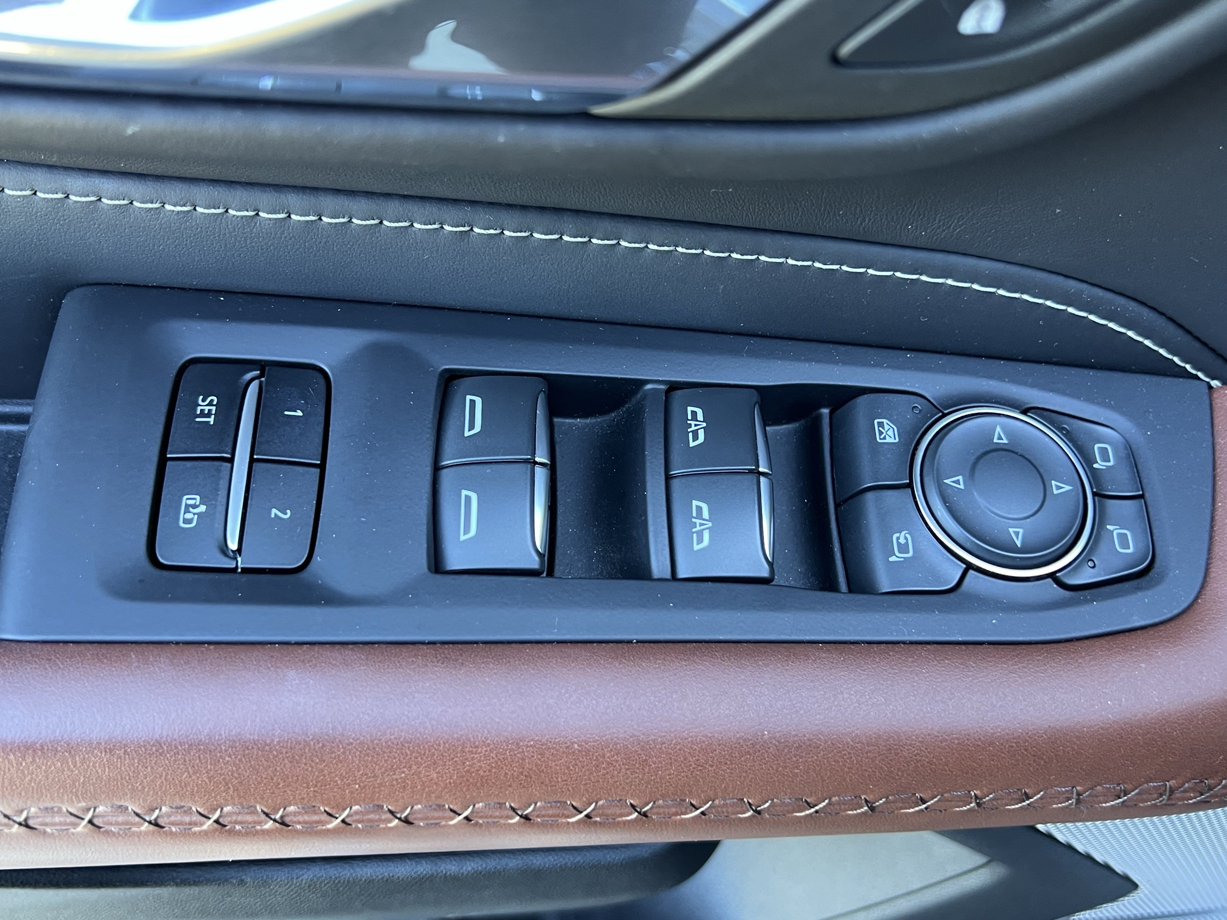 Used 2024 GMC Yukon XL Denali Ultimate AWD/4WD image 15