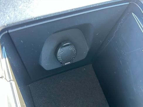 Certified 2024 Toyota Venza LE image 36