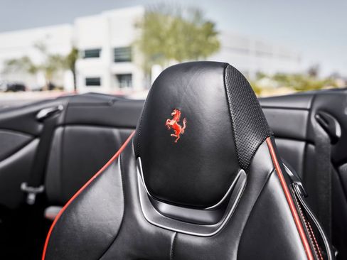 Used 2020 Ferrari Portofino RWD image 49