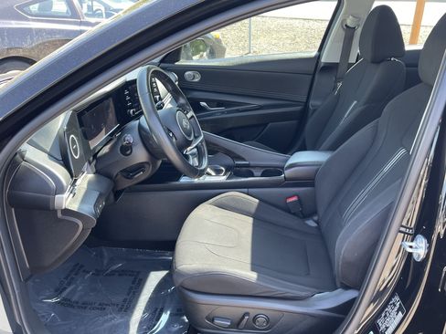 Used 2021 Hyundai Elantra SEL w/ Convenience + Premium Package FWD image 11