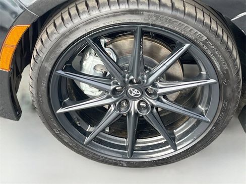 Used 2025 Toyota GR86 Premium image 29
