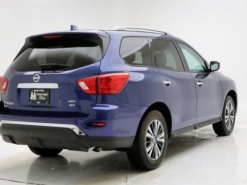 Used 2020 Nissan Pathfinder SV image 9