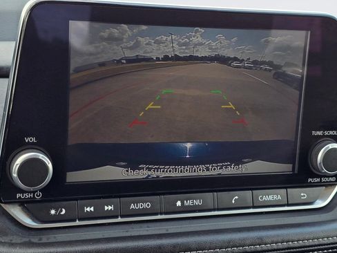 Used 2025 Nissan Rogue SV FWD image 23