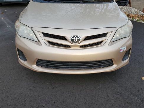 Used 2012 Toyota Corolla LE image 2
