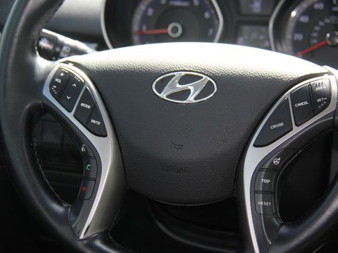 Used 2013 Hyundai Elantra GT w/ Touch & Go Pkg image 13