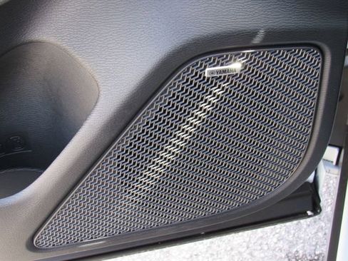 New 2026 Mitsubishi Outlander SEL FWD image 22