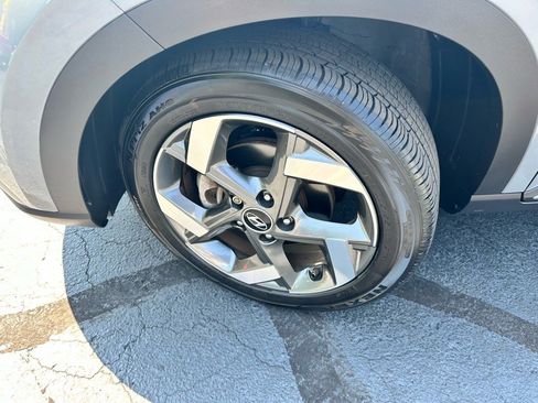 Used 2022 Hyundai Venue Limited w/ Cargo Package image 12