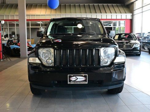 Used 2012 Jeep Liberty Sport AWD/4WD image 2
