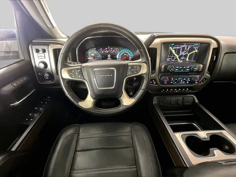 Used 2018 GMC Sierra 2500 Denali w/ Duramax Plus Package AWD/4WD image 6