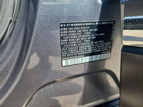 Used 2020 Volkswagen Tiguan SE image 25