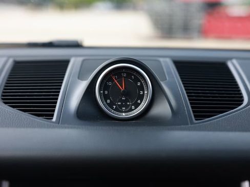 Used 2017 Porsche Macan image 37