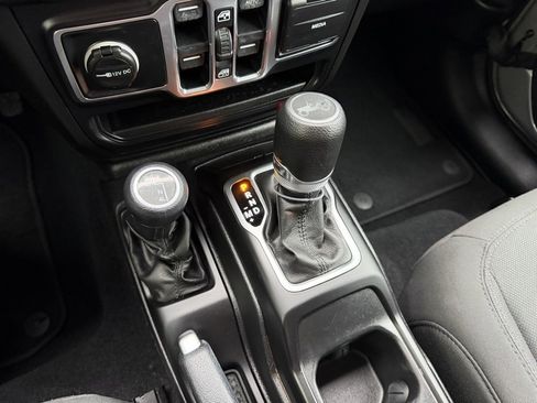 Used 2019 Jeep Wrangler Unlimited Sport S image 28