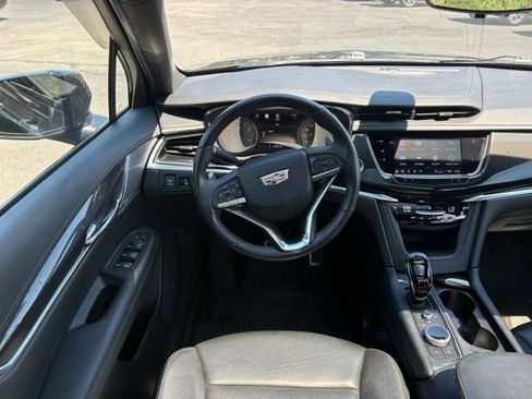 Used 2023 Cadillac XT6 Sport w/ Technology Package AWD/4WD image 21