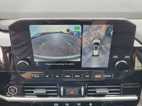 Used 2024 Nissan Pathfinder SL w/ SL Premium Package image 21