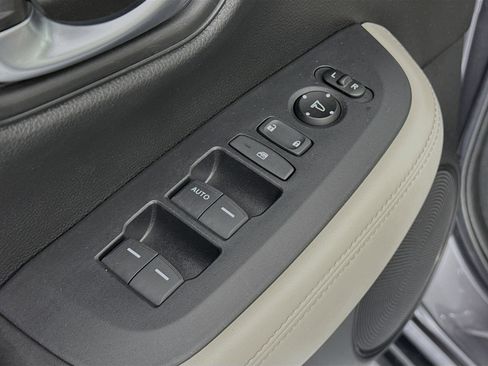 Certified 2023 Honda HR-V LX image 17