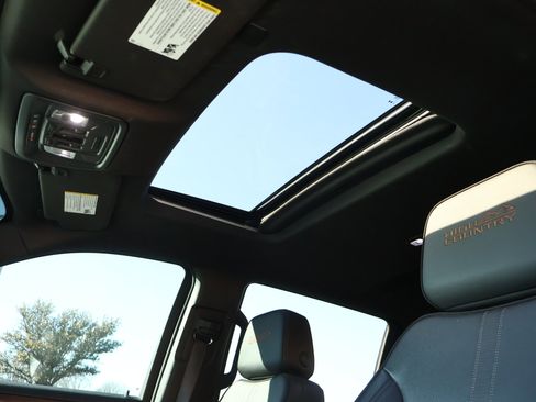 Used 2024 Chevrolet Silverado 1500 High Country image 27