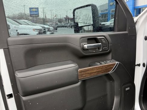 Used 2023 Chevrolet Silverado 2500 High Country w/ Safety Package II image 6