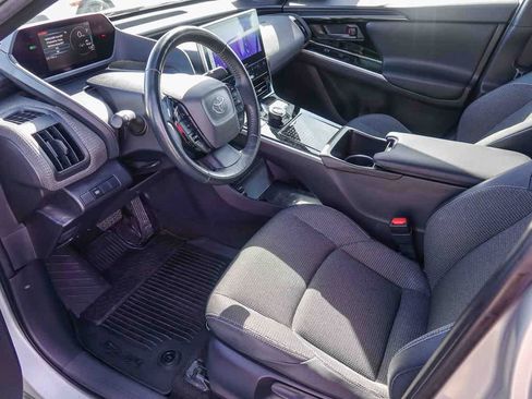 Used 2023 Toyota bZ4X XLE w/ Weather Package image 17