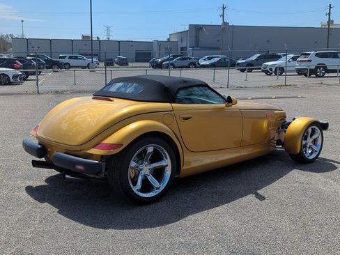 Used 2002 Chrysler Prowler image 7