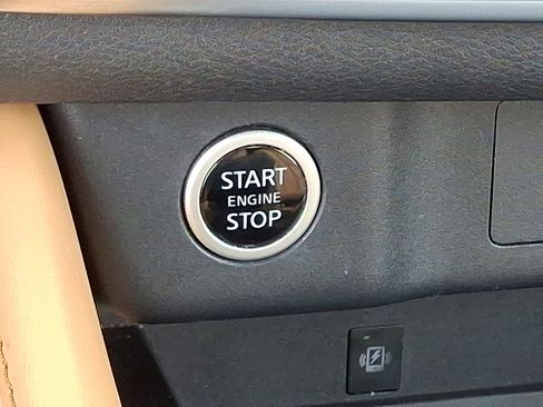 Used 2022 Nissan Rogue Platinum w/ Head-Up Display Package image 25