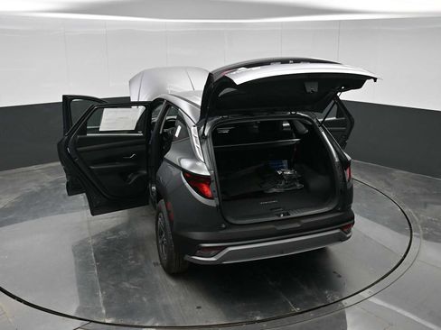 New 2026 Hyundai Tucson Blue SE image 38