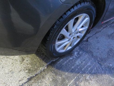 Used 2012 MAZDA MAZDA3 i Touring image 33