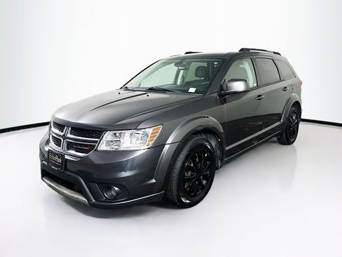 Used 2019 Dodge Journey SE image 3