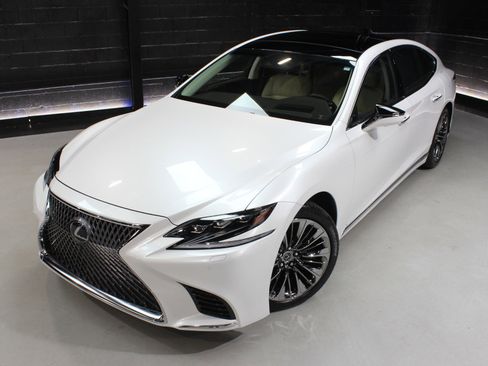 Used 2020 Lexus LS 500 w/ Luxury Package image 7
