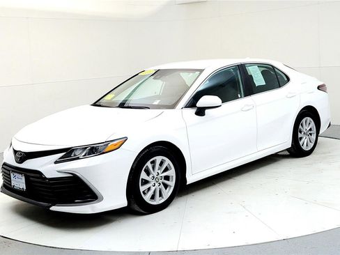 Certified 2023 Toyota Camry LE image 4