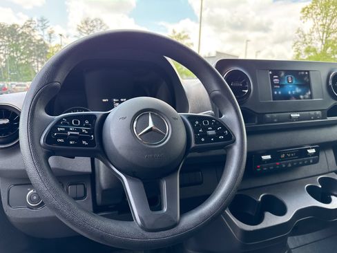 Used 2024 Mercedes-Benz Sprinter 2500 image 15